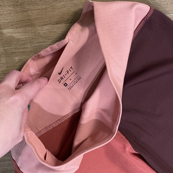 Nike Ribbed Colorblock Legging - Picture 4 of 7